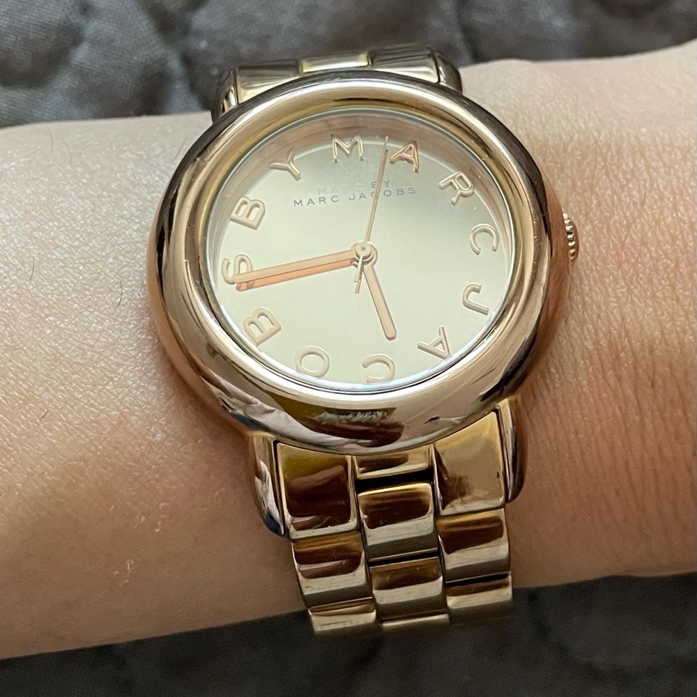 Rose gold Marc Jacobs watch!